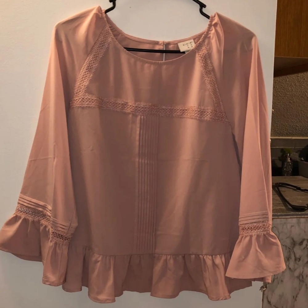 NWT Top